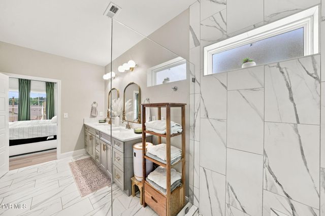 2020 Presley Crossing, Jonesborough, TN 37659