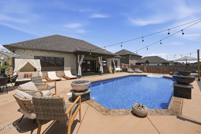 2020 Presley Crossing, Jonesborough, TN 37659