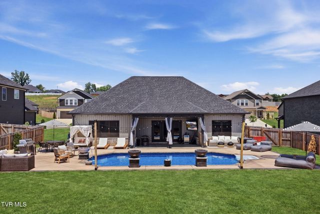 2020 Presley Crossing, Jonesborough, TN 37659