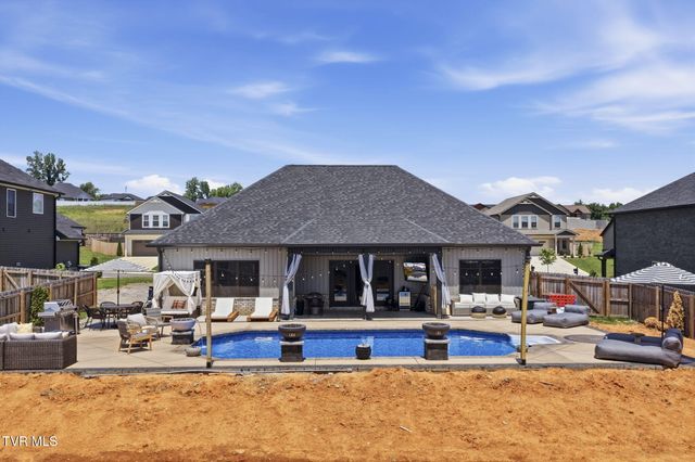 2020 Presley Crossing, Jonesborough, TN 37659