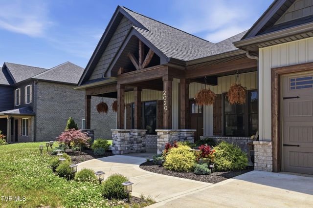 2020 Presley Crossing, Jonesborough, TN 37659