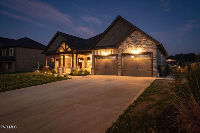 2020 Presley Crossing, Jonesborough, TN 37659