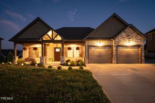 2020 Presley Crossing, Jonesborough, TN 37659