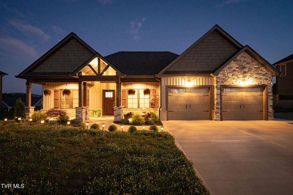 2020 Presley Crossing, Jonesborough, TN 37659