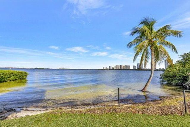 1141 Pine Point Road, West Palm Beach, FL 33404