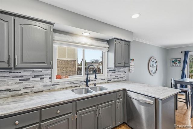 26525 Mapleridge Drive, New Baltimore, MI 48051