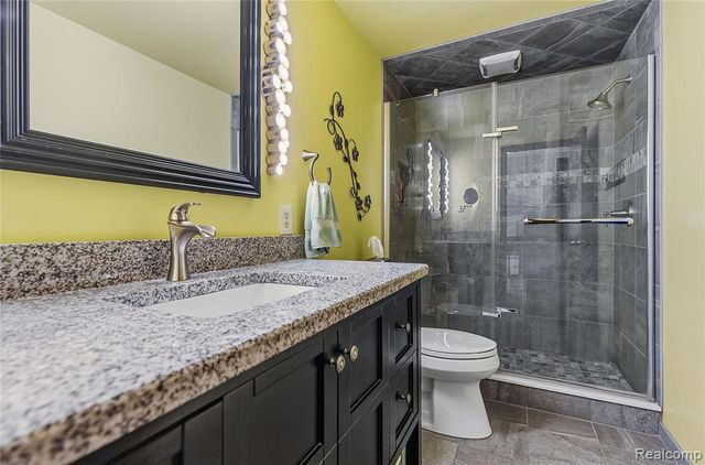 26525 Mapleridge Drive, New Baltimore, MI 48051