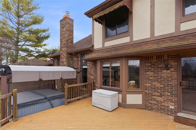 26525 Mapleridge Drive, New Baltimore, MI 48051