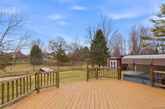 26525 Mapleridge Drive, New Baltimore, MI 48051