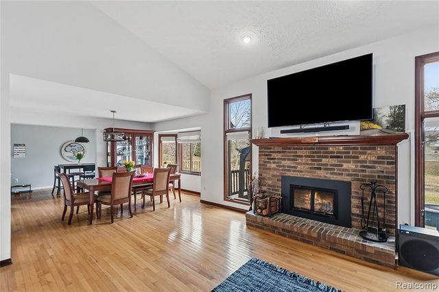 26525 Mapleridge Drive, New Baltimore, MI 48051