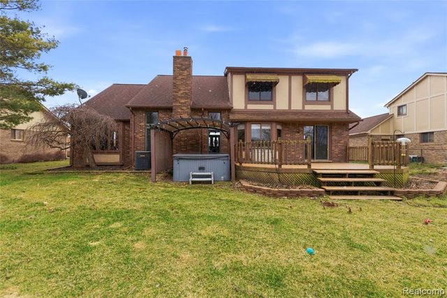 26525 Mapleridge Drive, New Baltimore, MI 48051