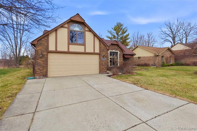 26525 Mapleridge Drive, New Baltimore, MI 48051