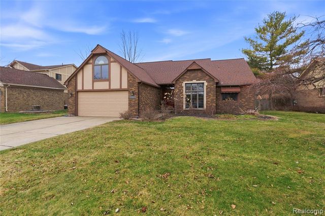 26525 Mapleridge Drive, New Baltimore, MI 48051