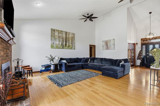 26525 Mapleridge Drive, New Baltimore, MI 48051