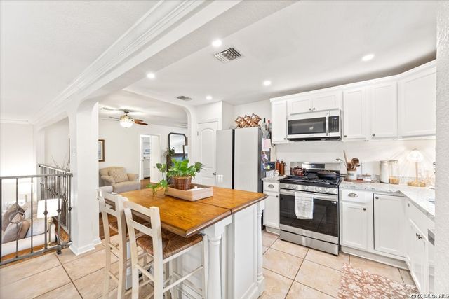 115 N Conway, San Antonio, TX 78209