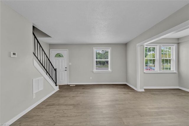 1201 Sunset DR, Norfolk, VA 23503