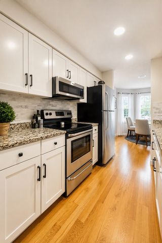 1559 Bay St 50, Taunton, MA 02780