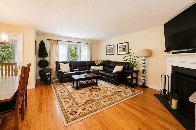 1559 Bay St 50, Taunton, MA 02780