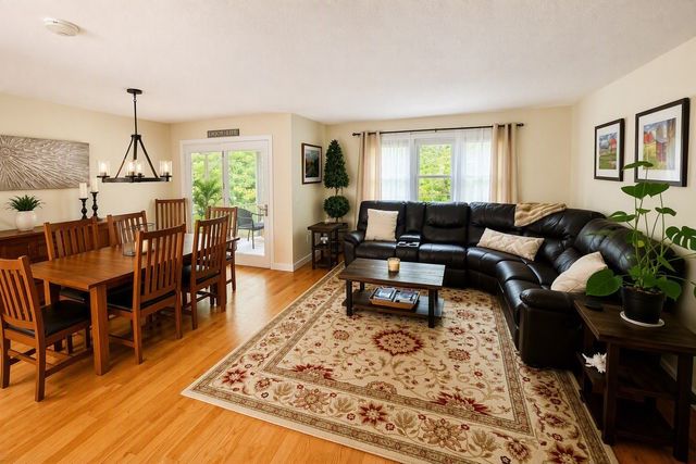 1559 Bay St 50, Taunton, MA 02780