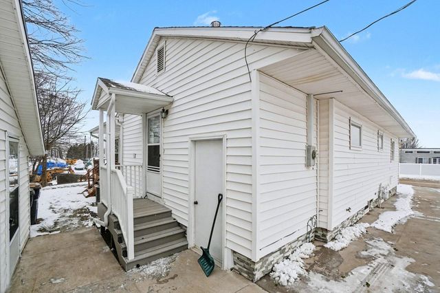 884 Wells Street, South Haven City, MI 49090