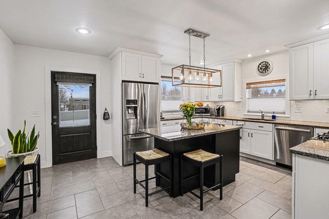 884 Wells Street, South Haven City, MI 49090