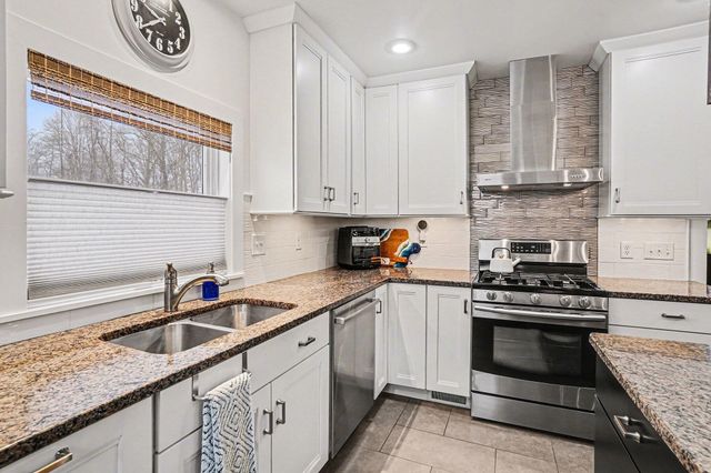 884 Wells Street, South Haven City, MI 49090