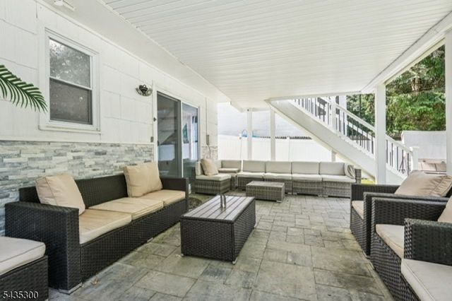 34 Oklahoma Trl, Hopatcong Boro, NJ 07843