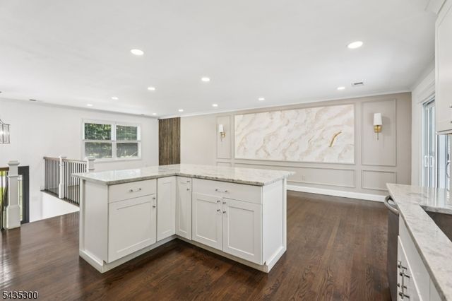 34 Oklahoma Trl, Hopatcong Boro, NJ 07843