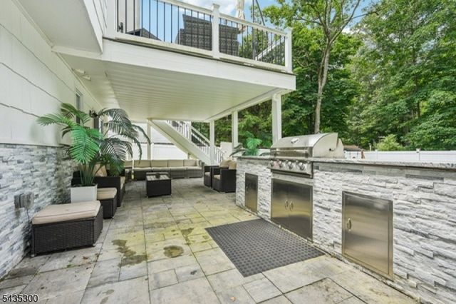 34 Oklahoma Trl, Hopatcong Boro, NJ 07843