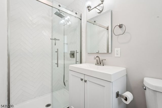 34 Oklahoma Trl, Hopatcong Boro, NJ 07843