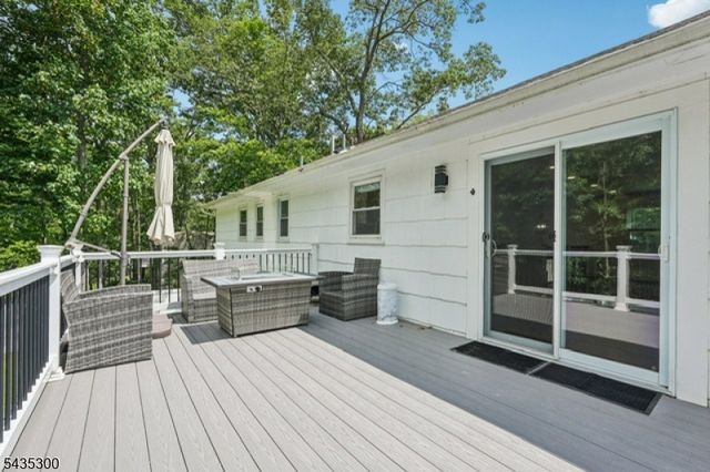 34 Oklahoma Trl, Hopatcong Boro, NJ 07843
