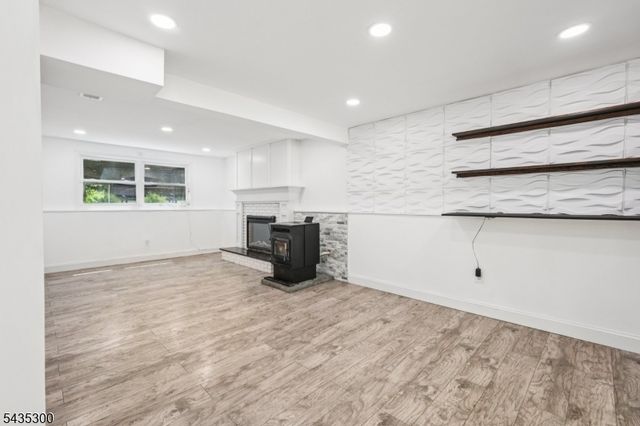 34 Oklahoma Trl, Hopatcong Boro, NJ 07843