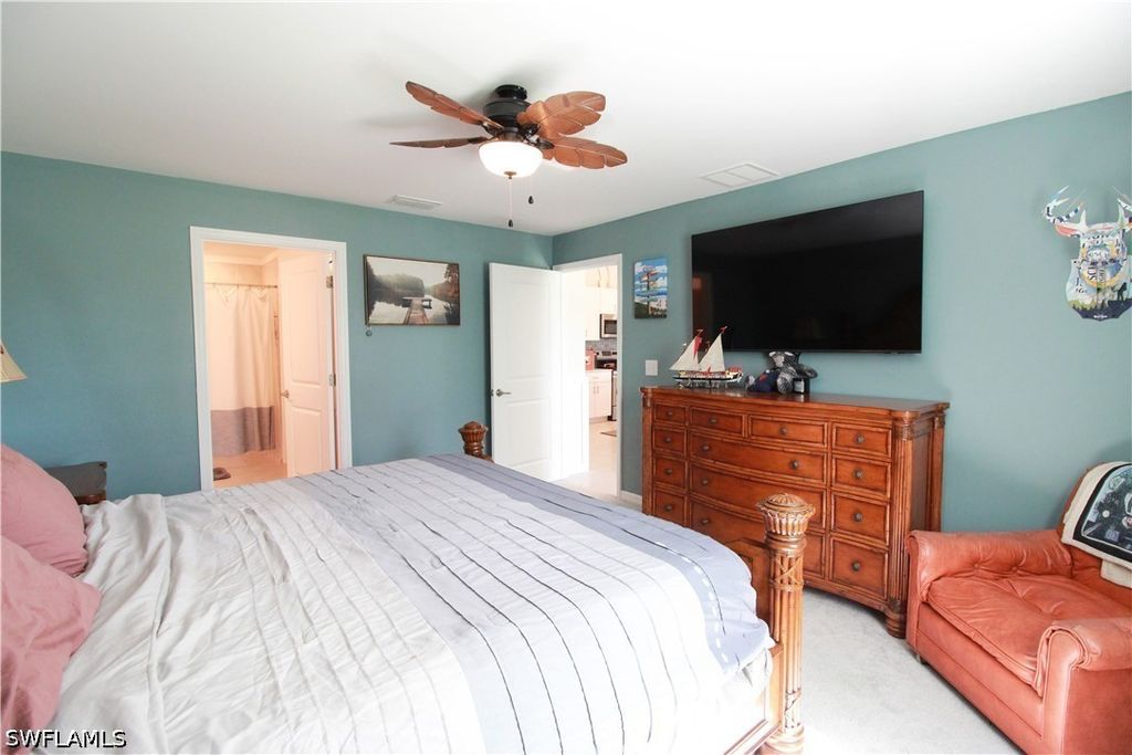 Image 14 of property listing at 2702 NE 5th AVE, Cape Coral, FL 33909