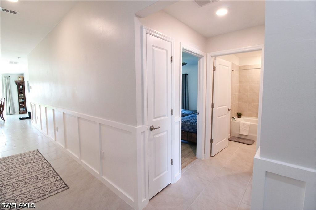 Image 21 of property listing at 2702 NE 5th AVE, Cape Coral, FL 33909