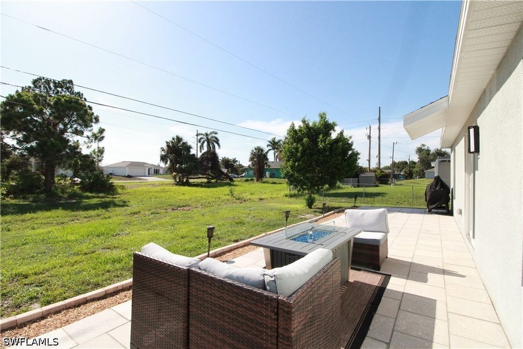 Image 33 of property listing at 2702 NE 5th AVE, Cape Coral, FL 33909