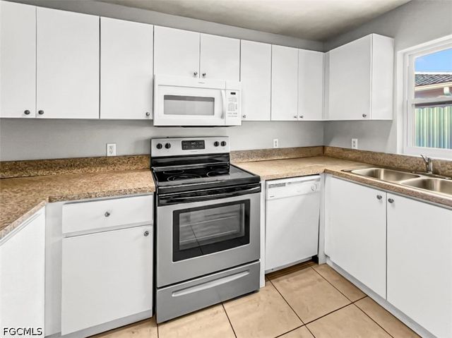 1321 SE 8th AVE 4, Cape Coral, FL 33990
