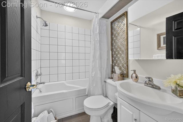 23340 Joy Street, St. Clair Shores, MI 48082