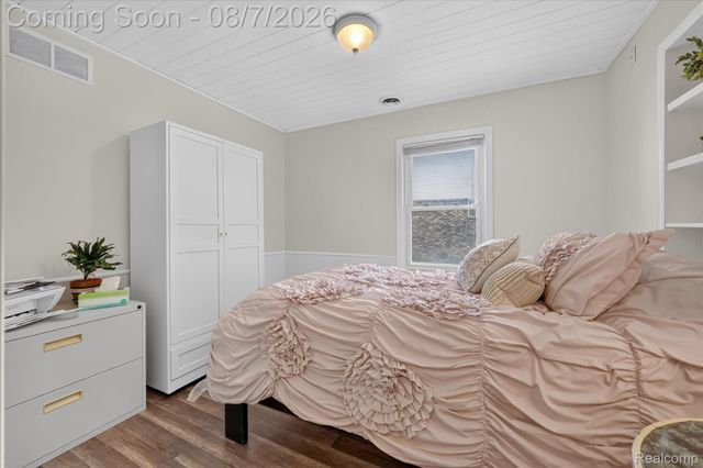23340 Joy Street, St. Clair Shores, MI 48082