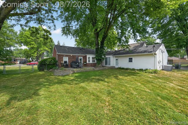 23340 Joy Street, St. Clair Shores, MI 48082