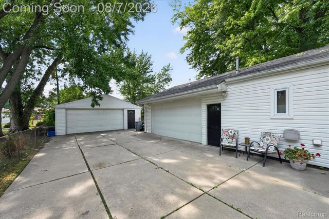 23340 Joy Street, St. Clair Shores, MI 48082