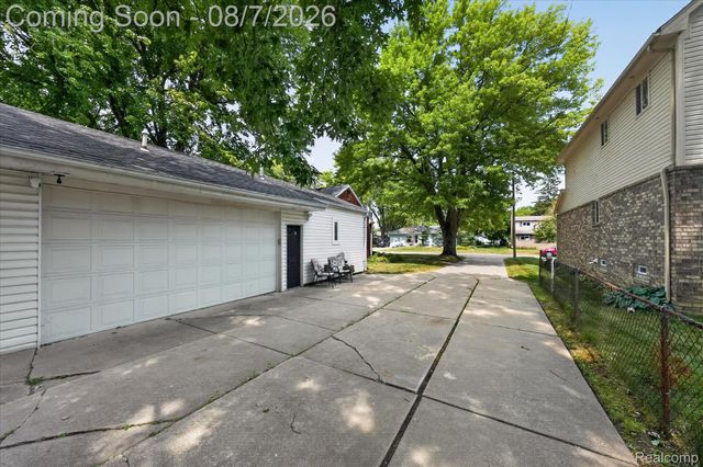 23340 Joy Street, St. Clair Shores, MI 48082