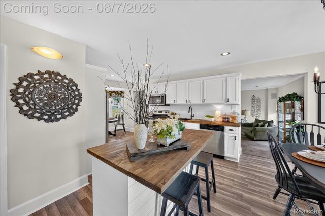 23340 Joy Street, St. Clair Shores, MI 48082