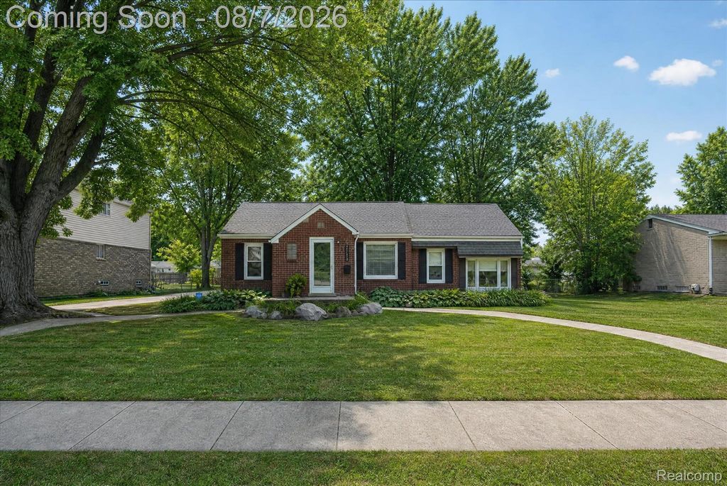 23340 Joy Street, St. Clair Shores, MI 48082