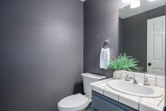 3120 Woodleigh Ln, Cameron Park, CA 95682