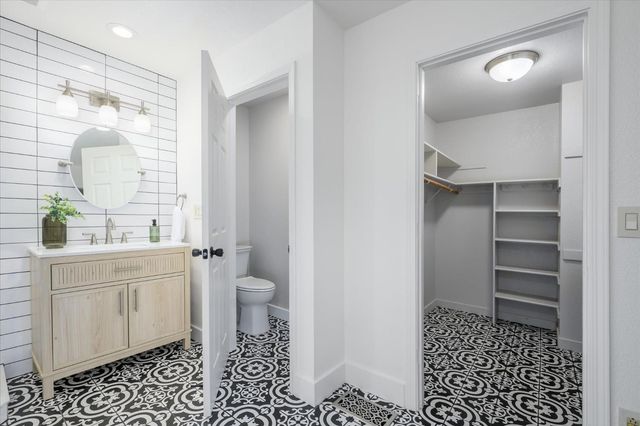 3120 Woodleigh Ln, Cameron Park, CA 95682