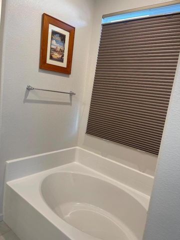 2001 Wildflower Drive, Hollister, CA 95023