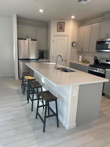 2001 Wildflower Drive, Hollister, CA 95023