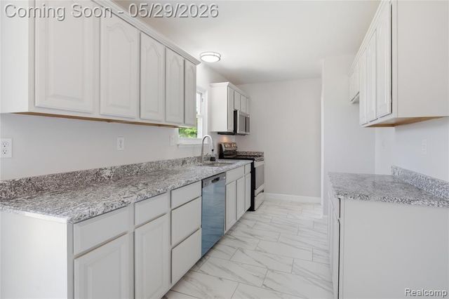 37257 Dundee Street, Sterling Heights, MI 48310