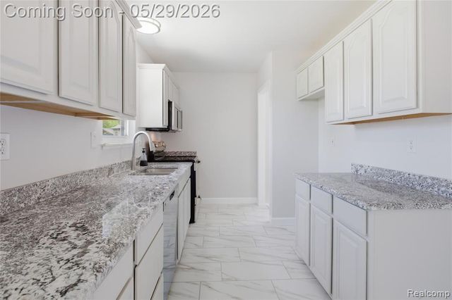 37257 Dundee Street, Sterling Heights, MI 48310