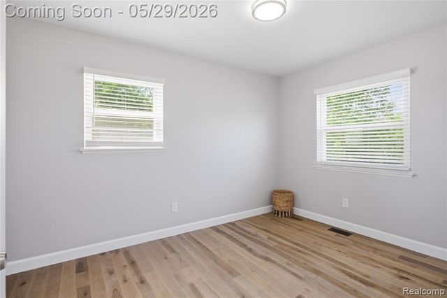 37257 Dundee Street, Sterling Heights, MI 48310